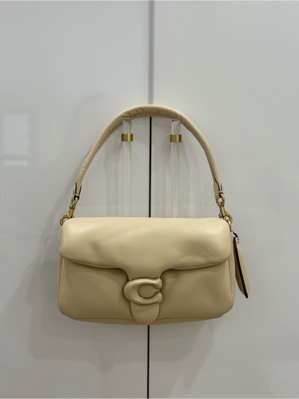 Coach Pillow Tabby 26 Leather Shoulder Bag comes with Crossbody Strap